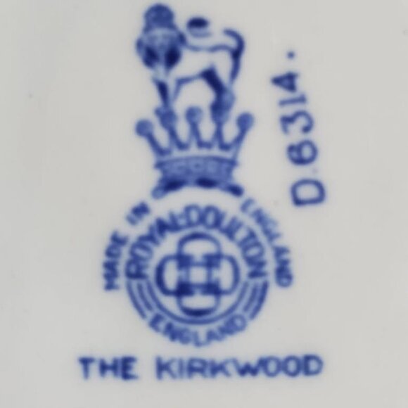 4 Dinner Plates Royal Doulton England The Kirkwood D6314 - Picture 4 of 5